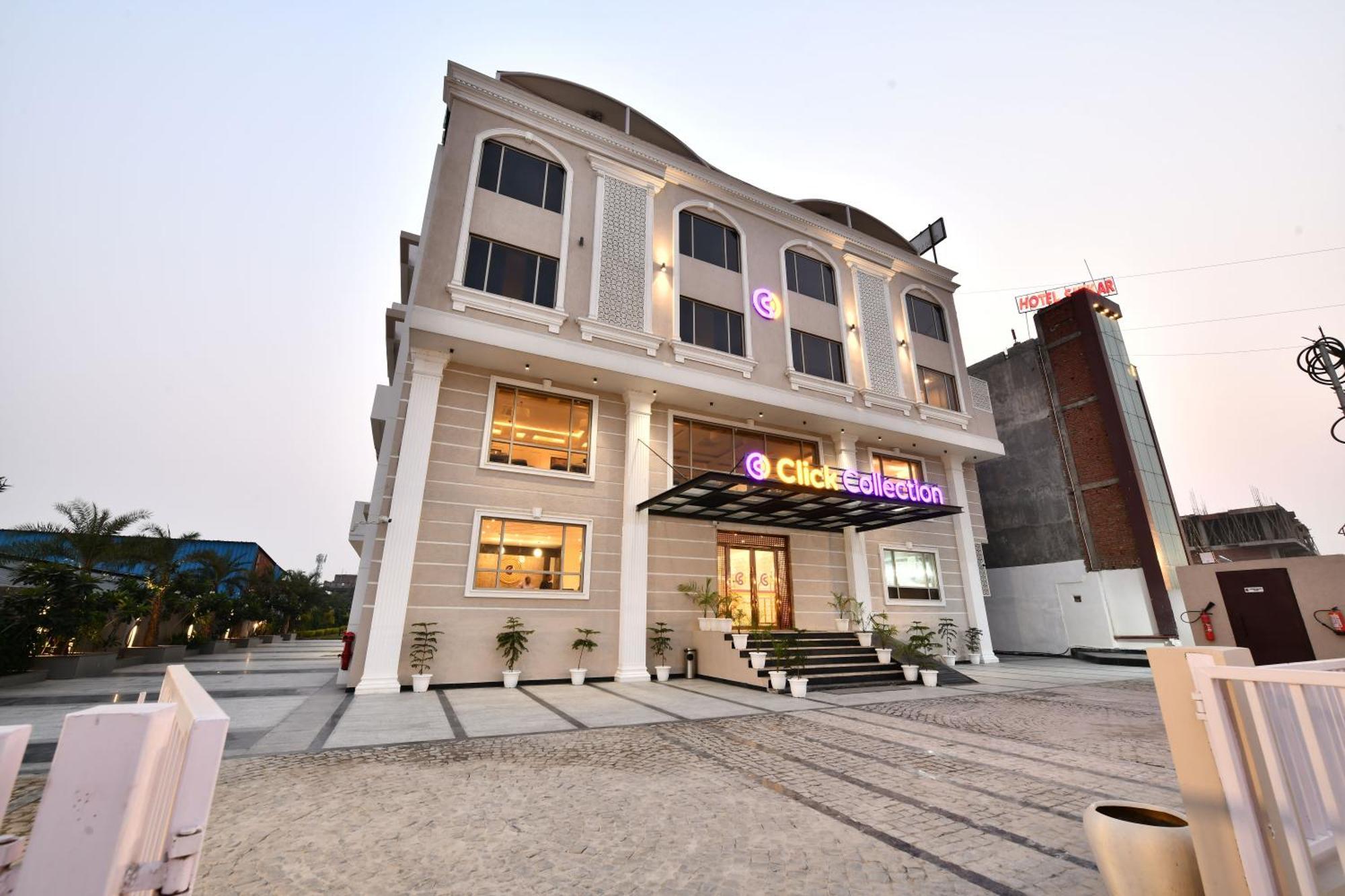 Click Collection Grand Gateway Varanasi Bagian luar foto