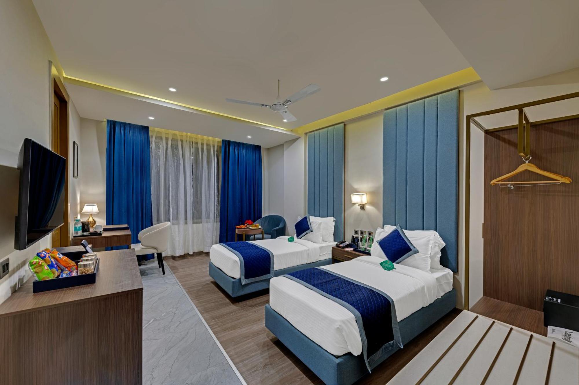 Click Collection Grand Gateway Varanasi Bagian luar foto